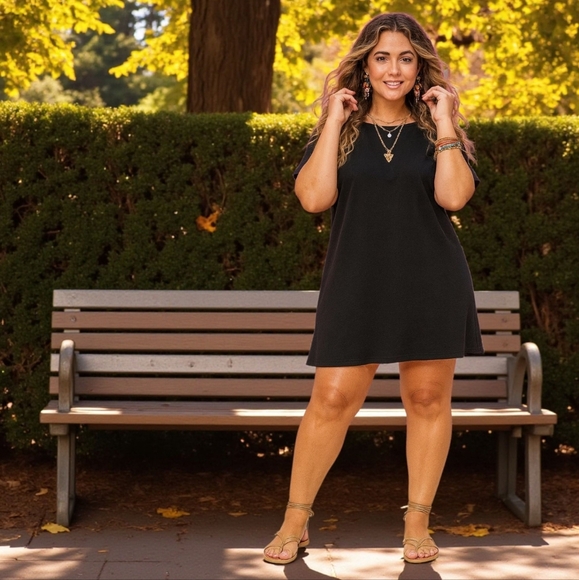 🆕️Soft Black Short Fashion Dress with Pockets | Chic, Comfy & Versatile Style ✨ - Picture 1 of 12